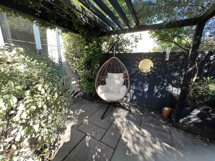 Private Garden Oasis In Central Bristol Exterior foto